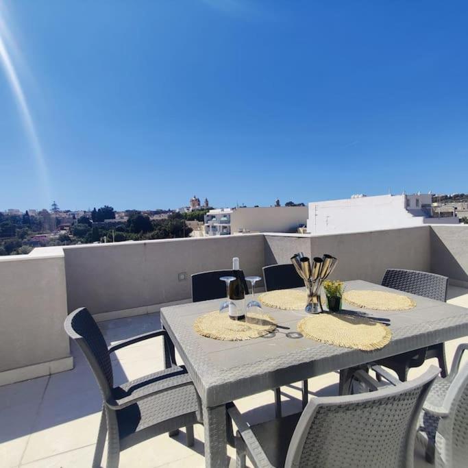 Cozy Penthouse In Central Malta Lägenhet Balzan Exteriör bild